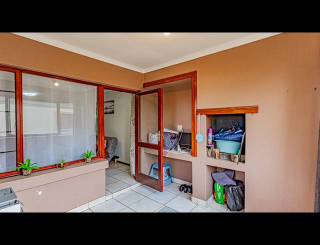 2 BEDROOM APARTMENT TO LET IN FAIRLAND